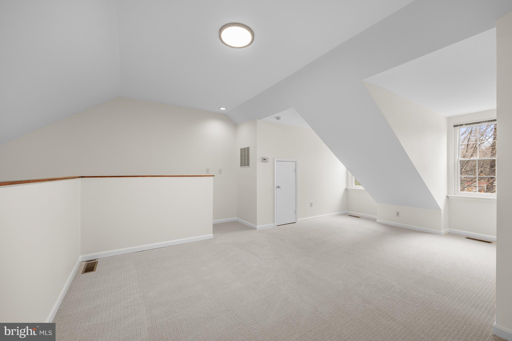 WOODSIDE - Residential