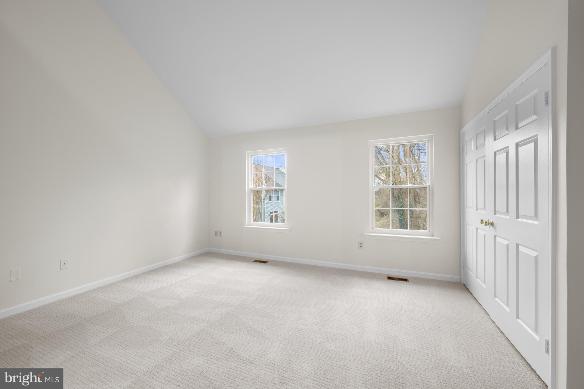 WOODSIDE - Residential