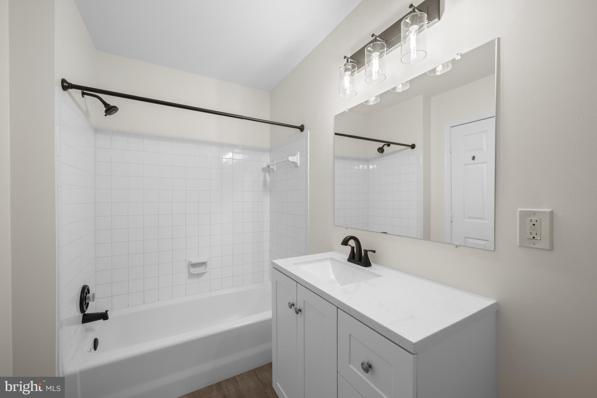 WOODSIDE - Residential
