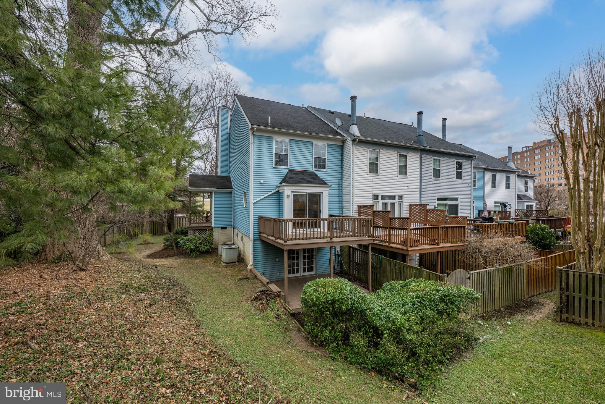 WOODSIDE - Residential
