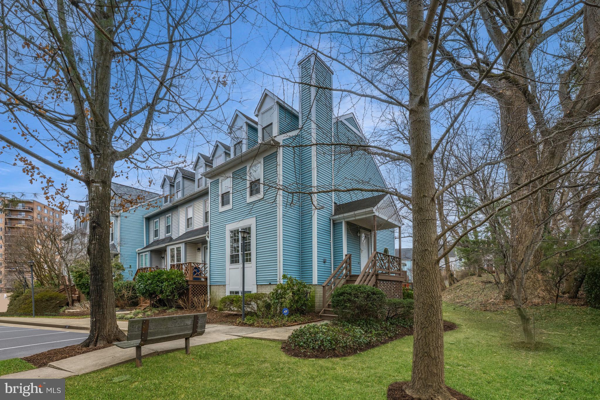 WOODSIDE - Residential