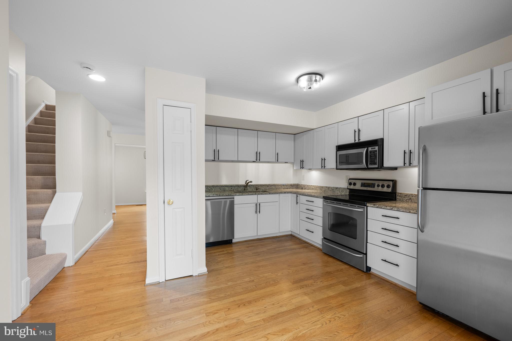 WOODSIDE - Residential