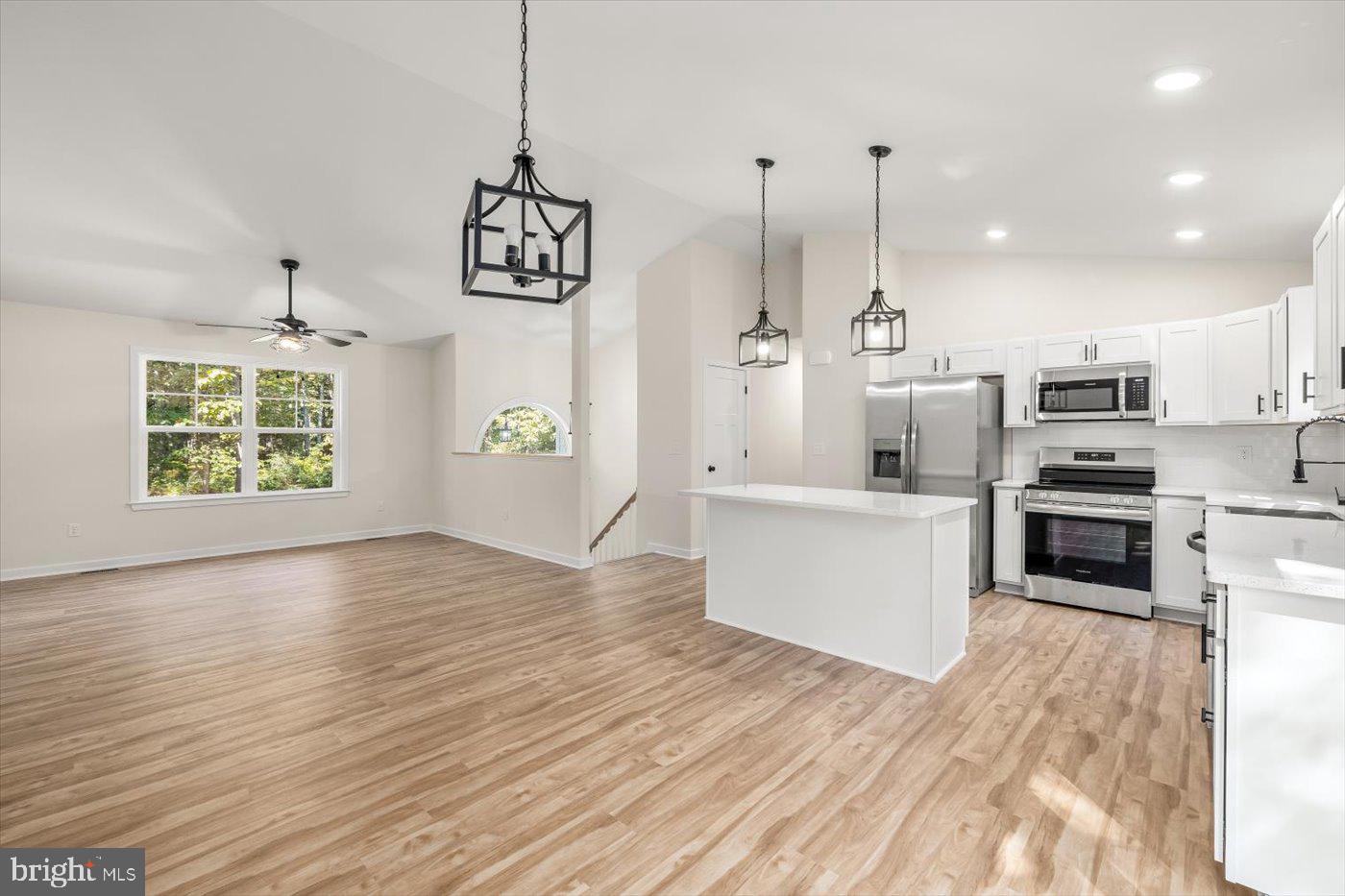 LAKE CAROLINE - Residential