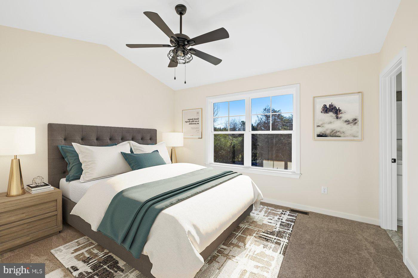 LAKE CAROLINE - Residential