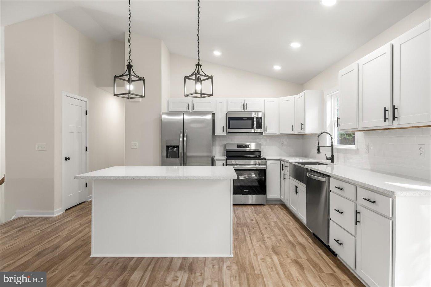 LAKE CAROLINE - Residential