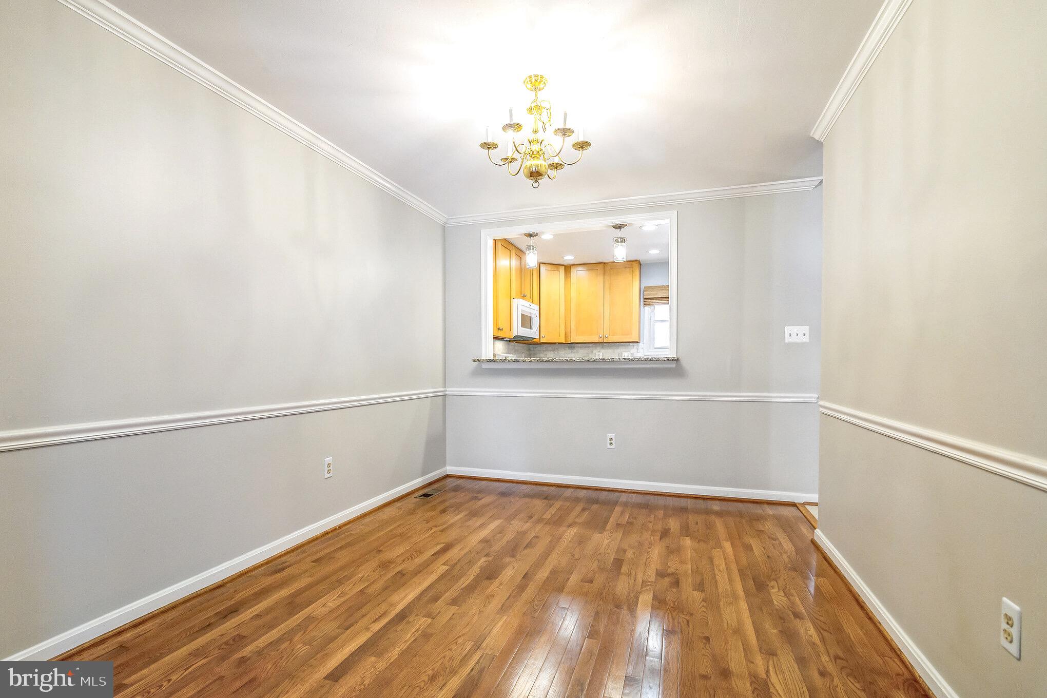 OAKTON VILLAGE - Residential Lease