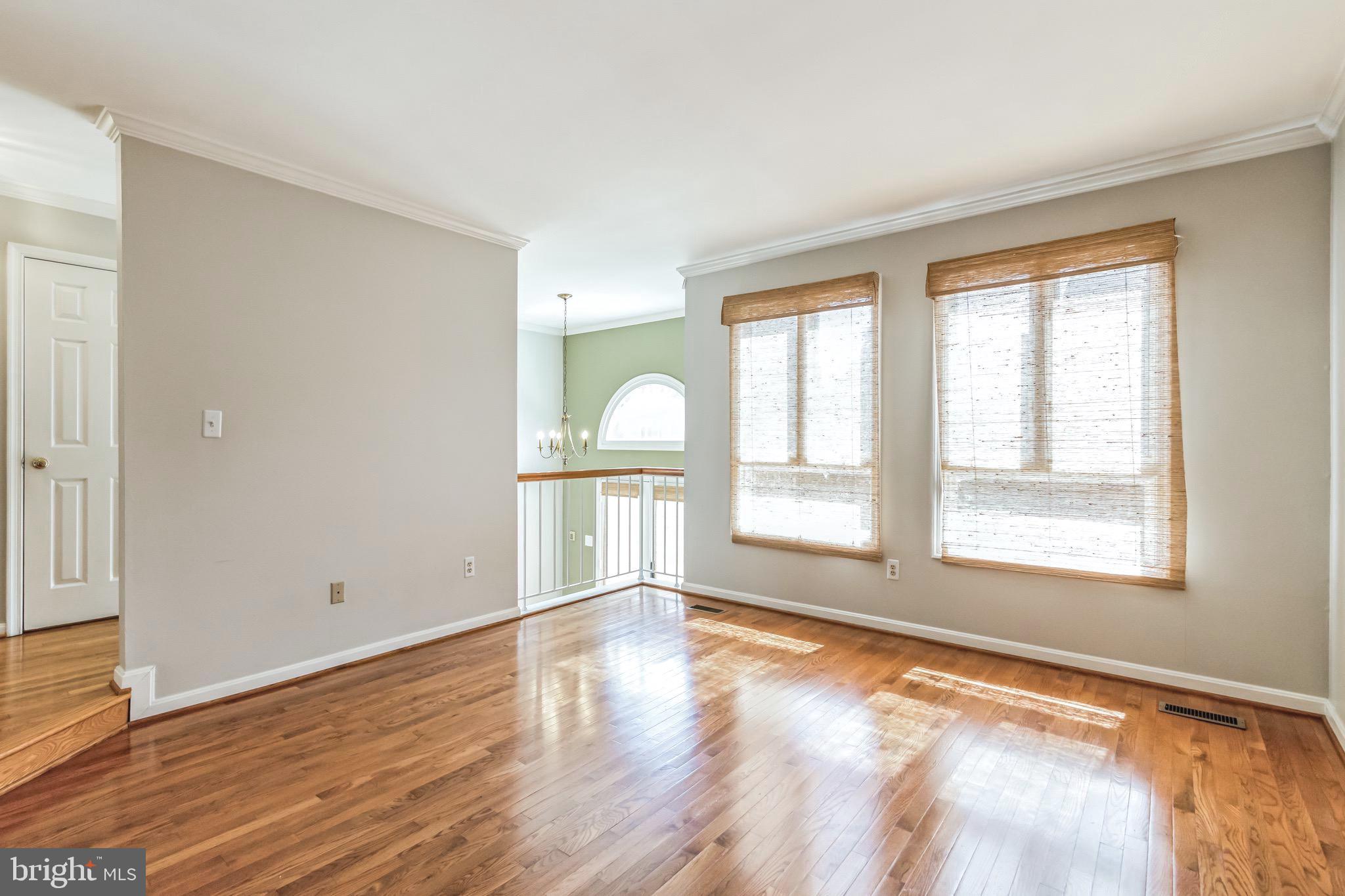 OAKTON VILLAGE - Residential Lease