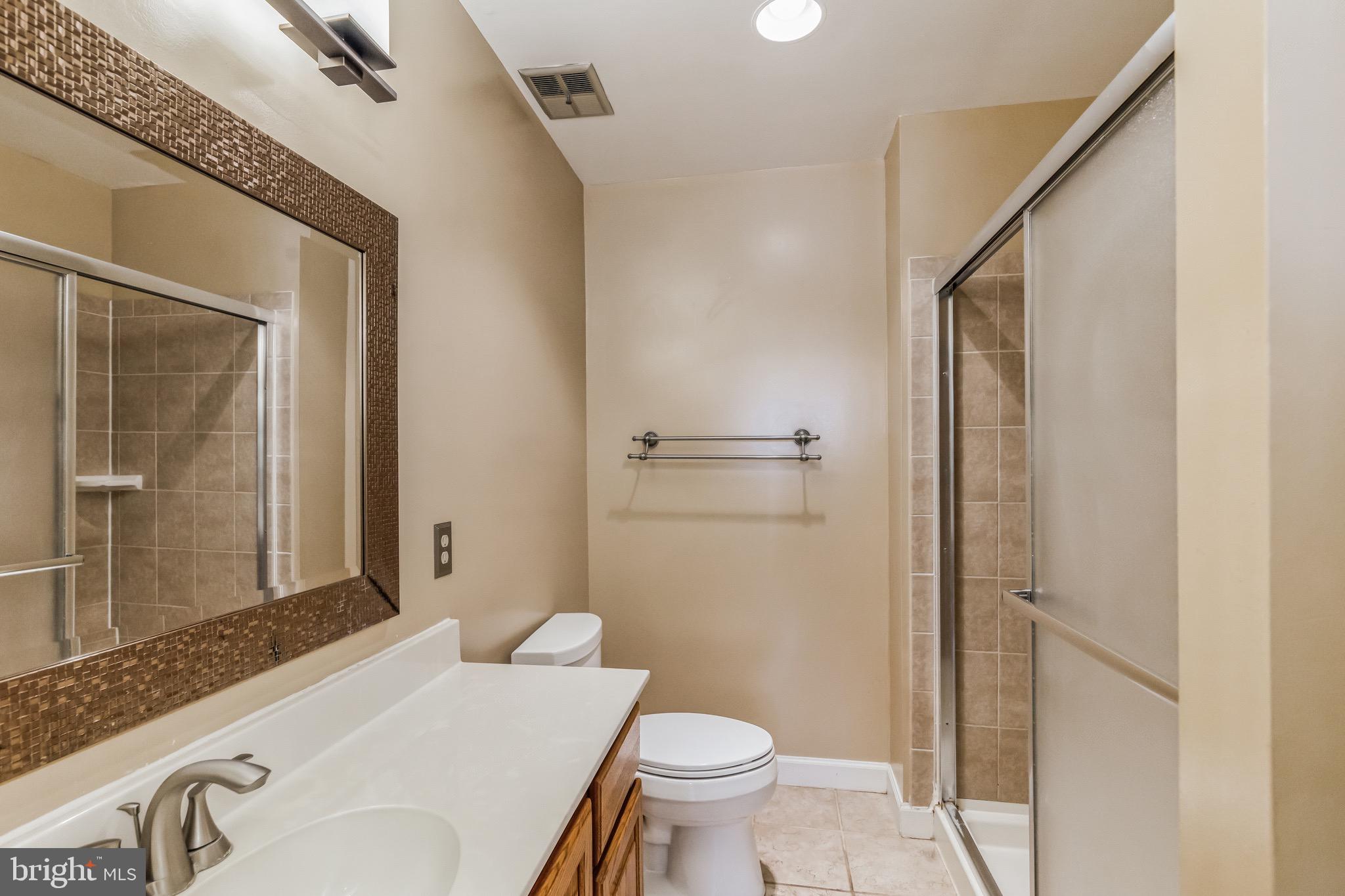 OAKTON VILLAGE - Residential Lease