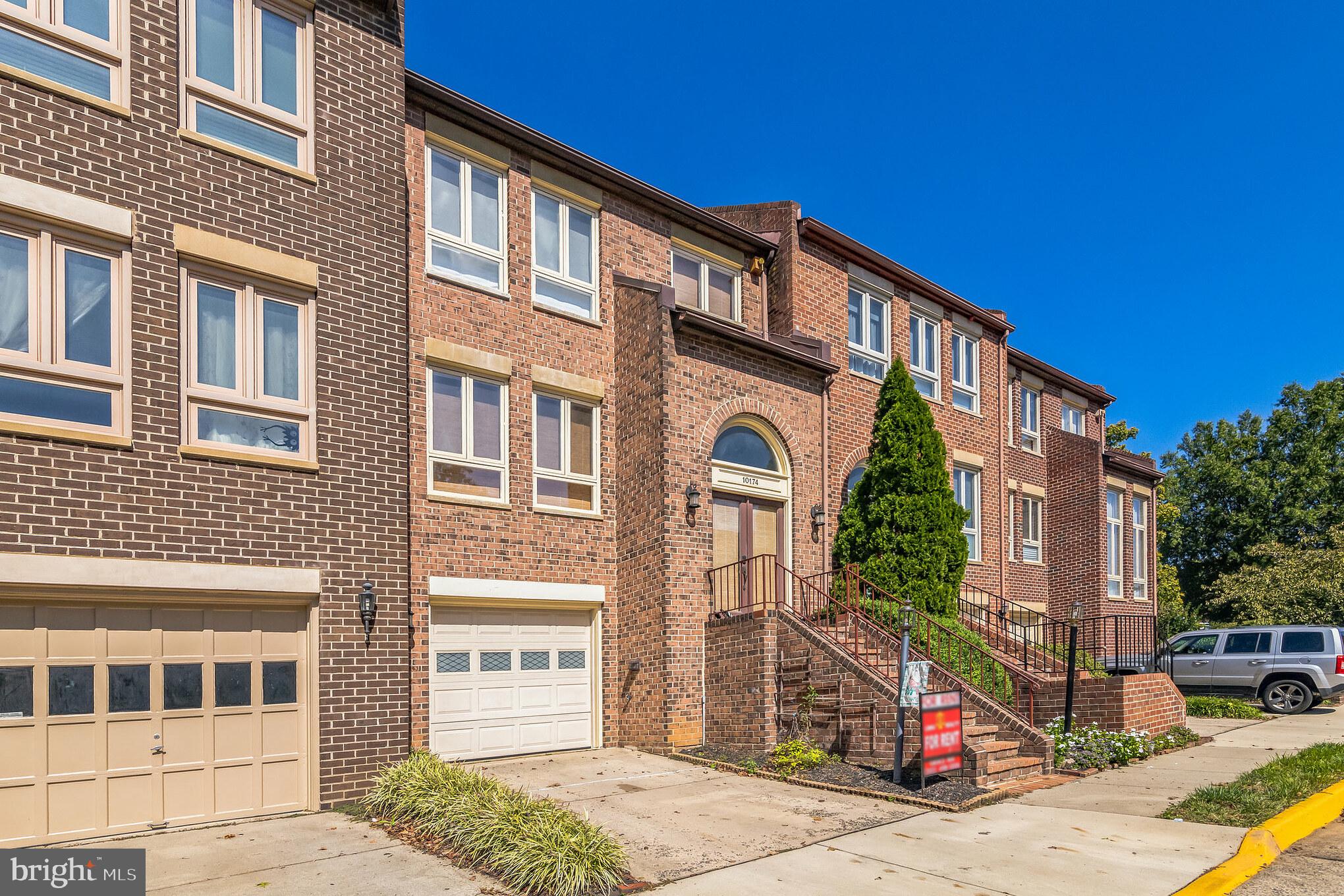 OAKTON VILLAGE - Residential Lease
