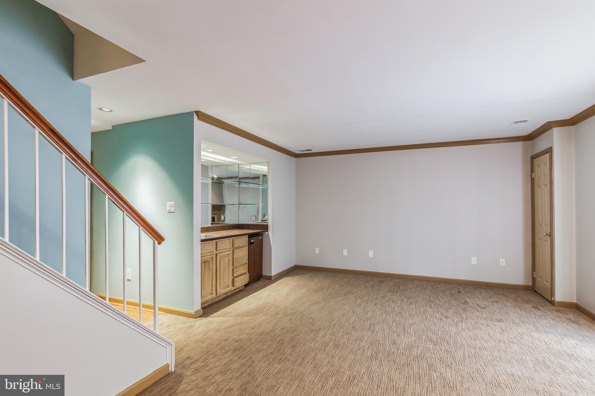 OAKTON VILLAGE - Residential Lease