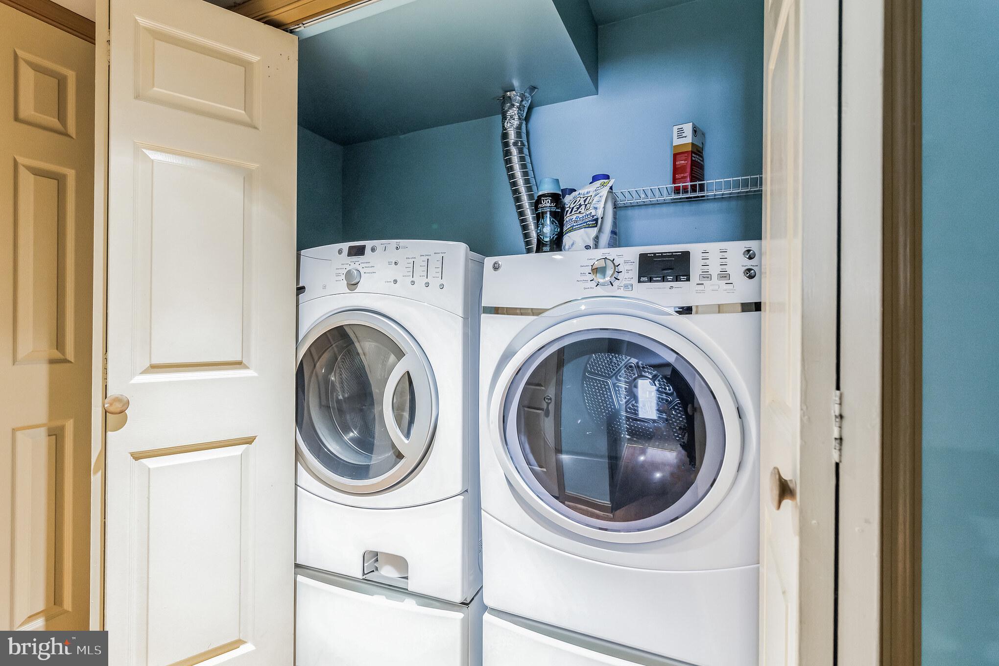 OAKTON VILLAGE - Residential Lease