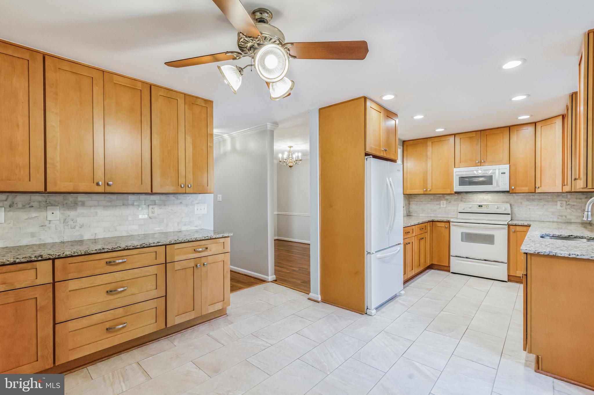 OAKTON VILLAGE - Residential Lease