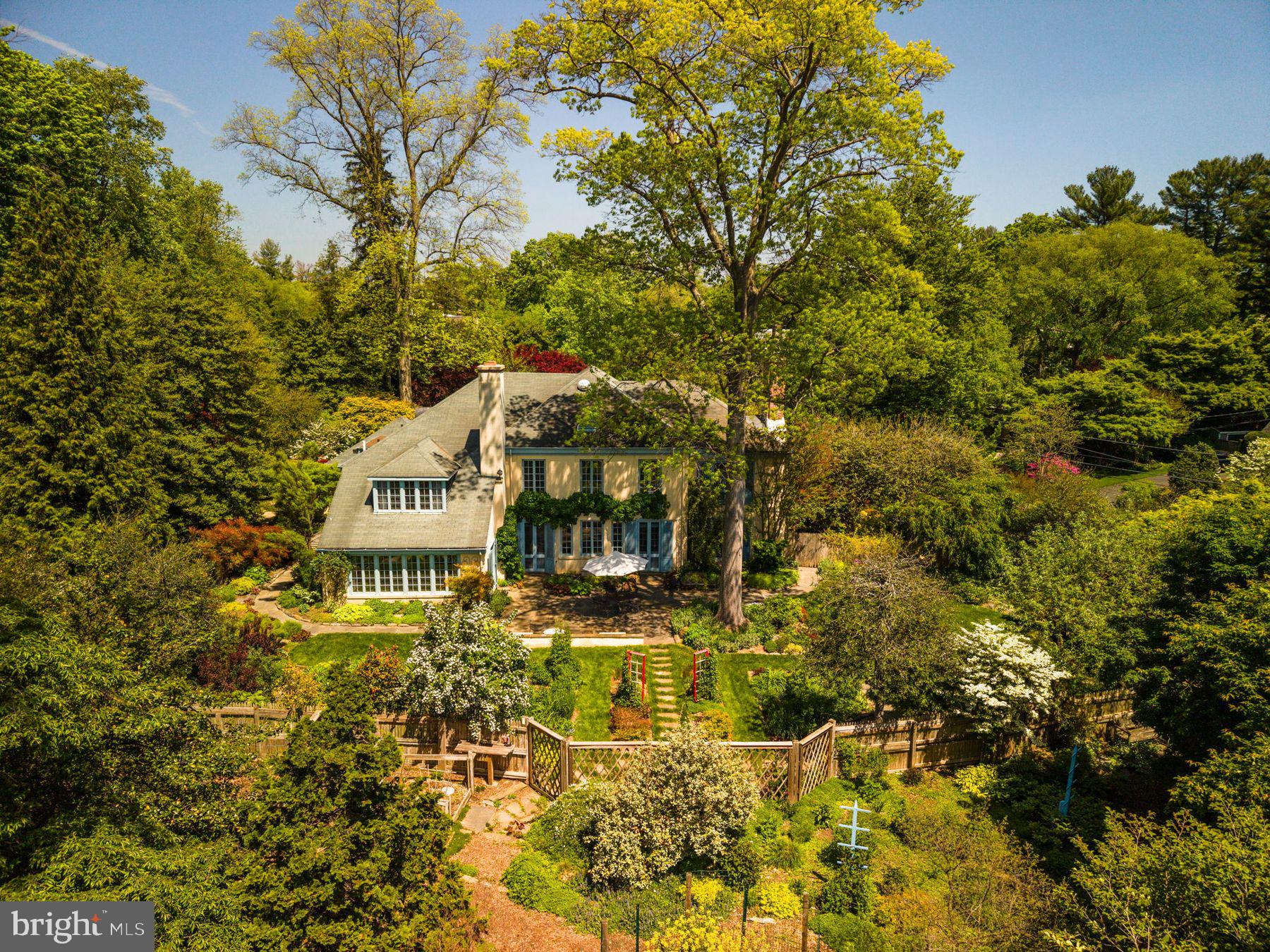 CHESTNUT HILL - Residential