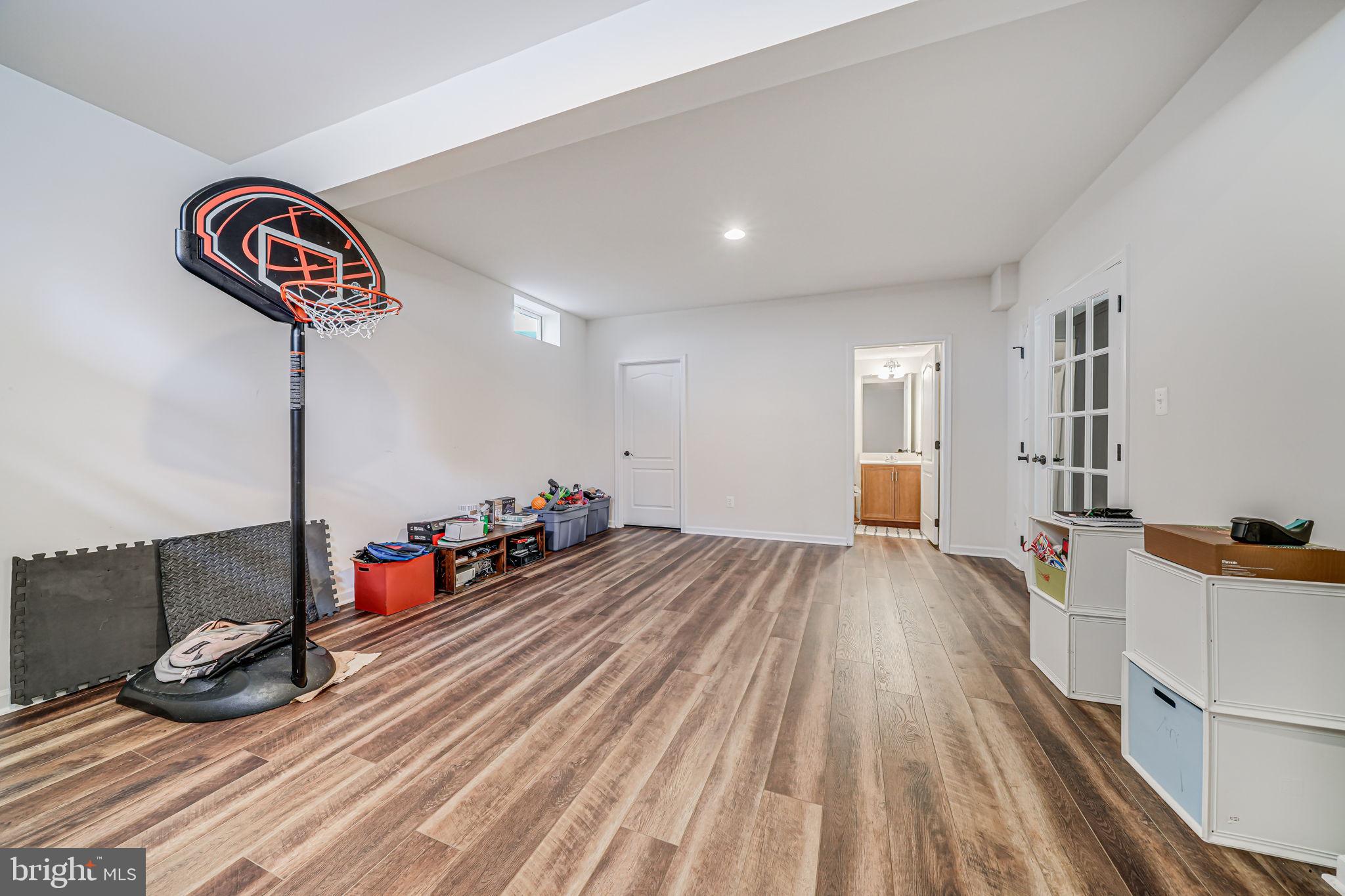 SOUTH RIDING - Residential