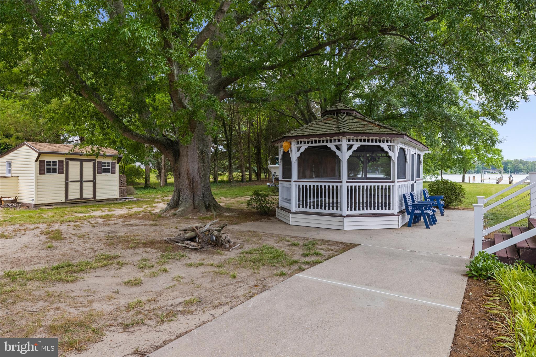 MOUNT PLEASANT - Residential