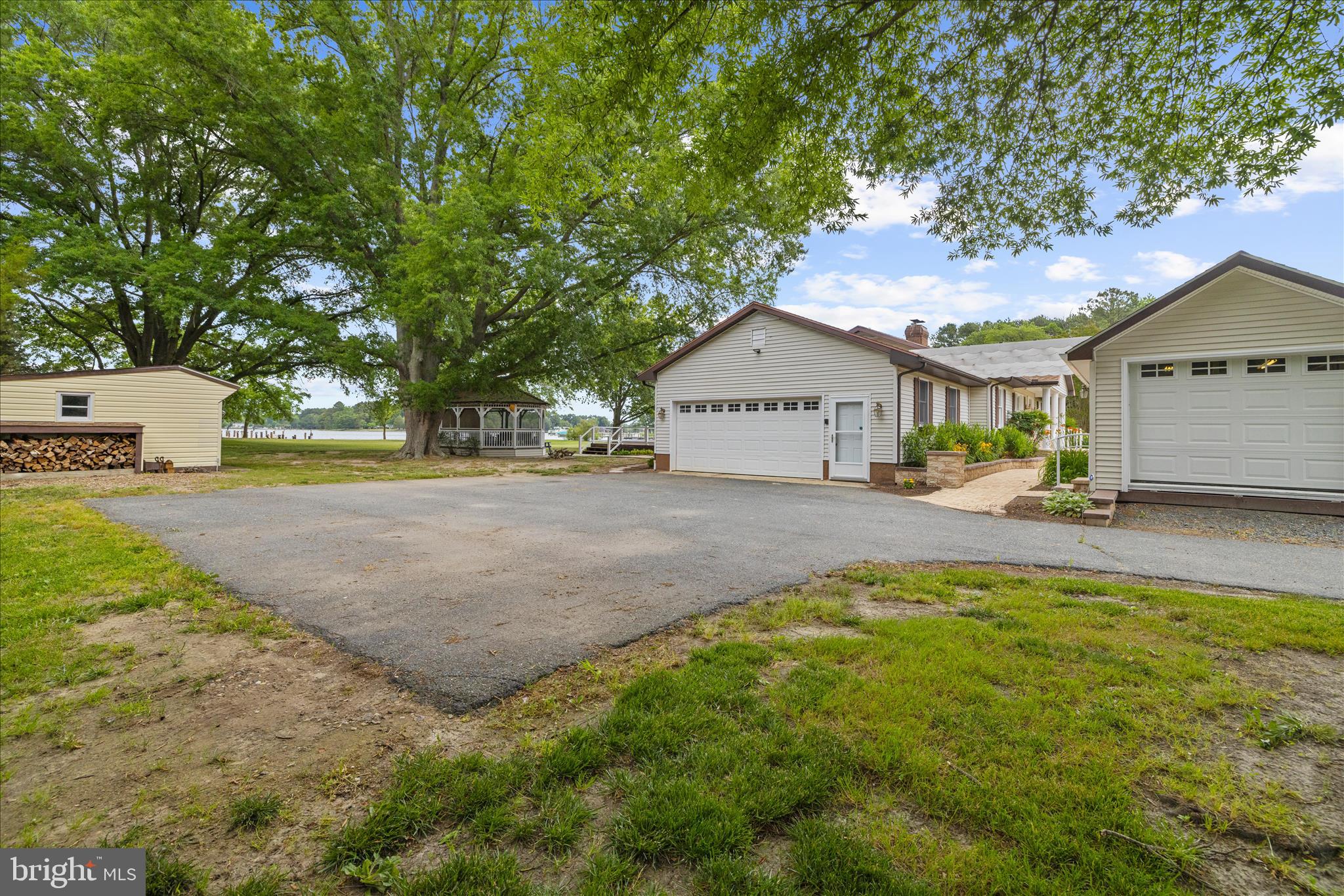 MOUNT PLEASANT - Residential