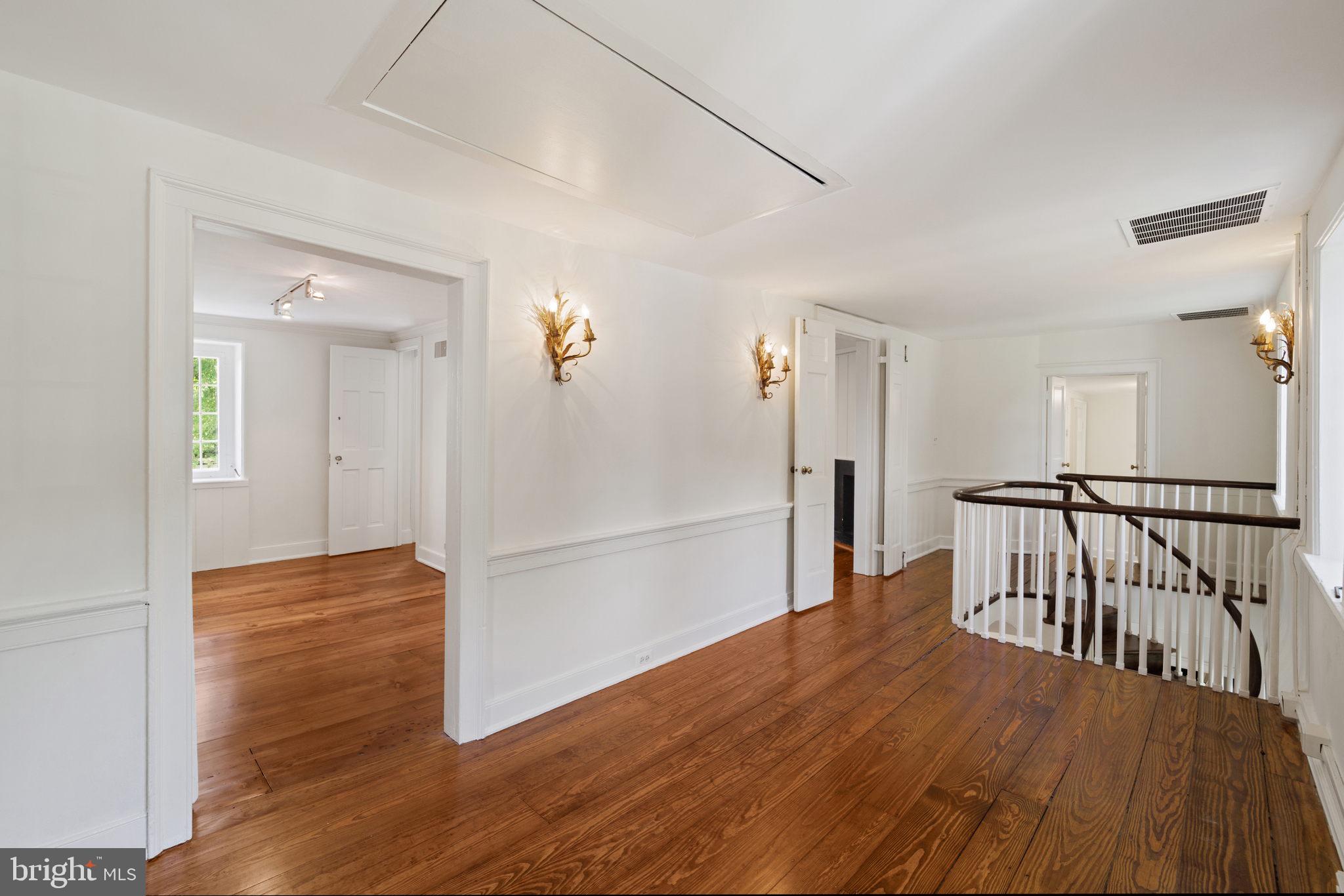 MIDDLEBURG - Commercial Sale