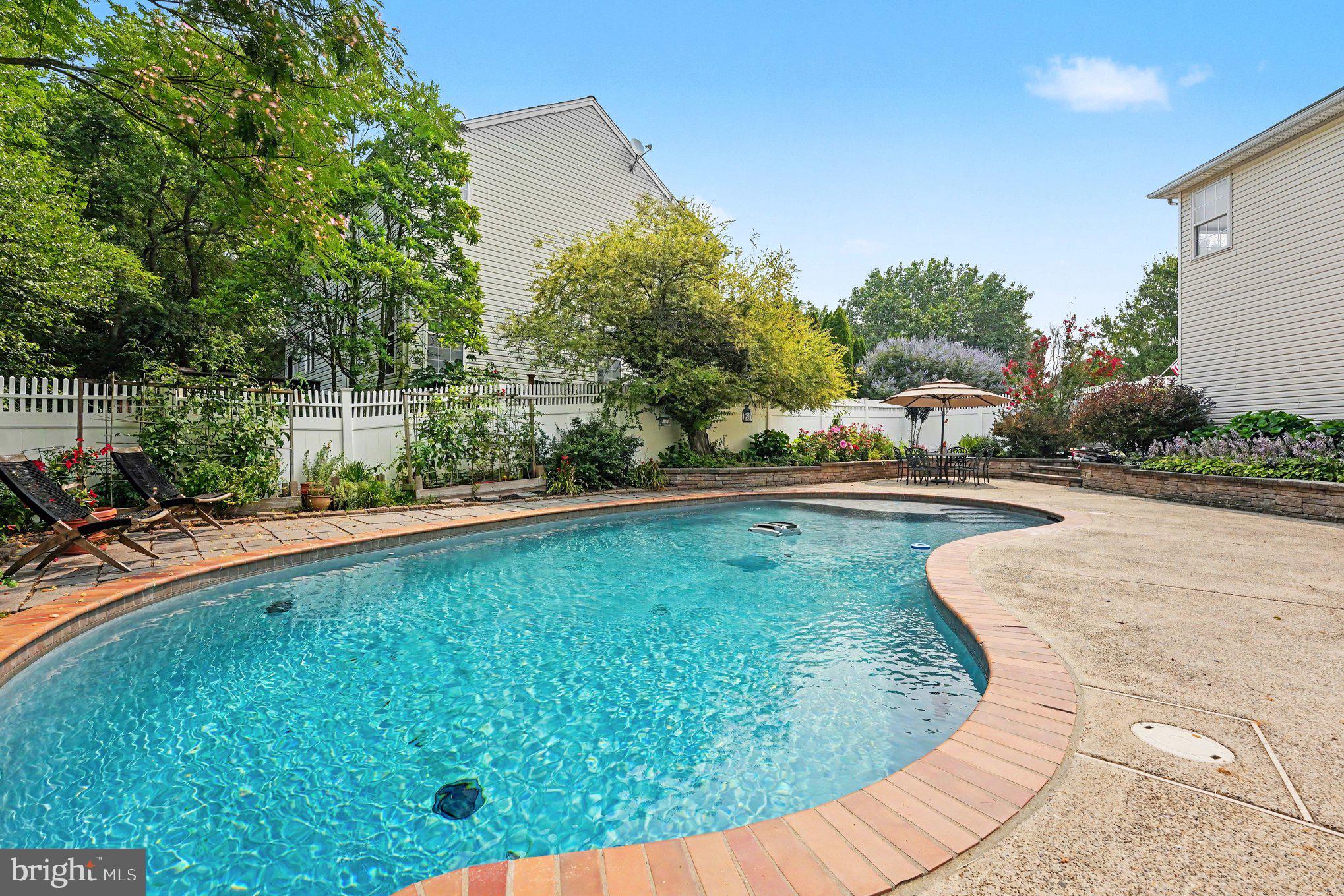 WALNUT GROVE - Residential