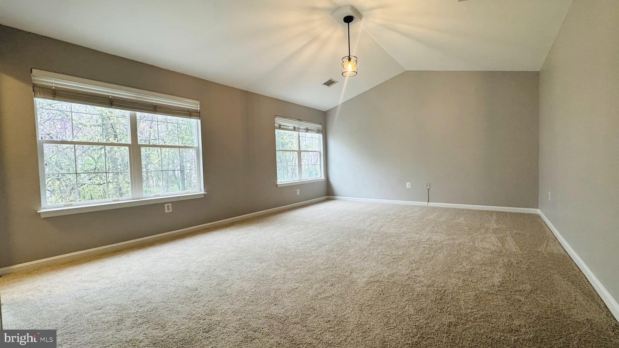 ASHBURN FARM - Residential Lease