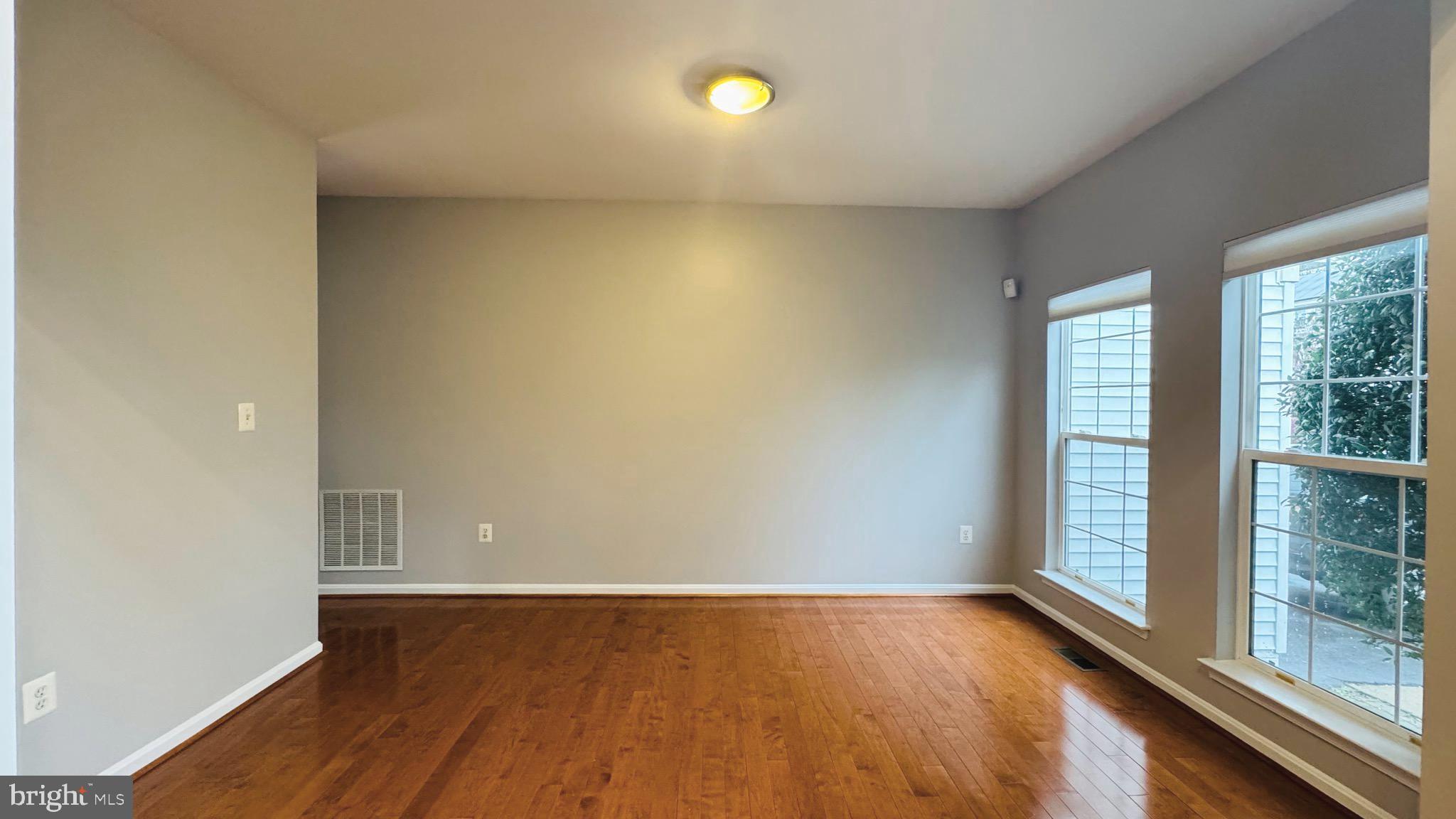 ASHBURN FARM - Residential Lease