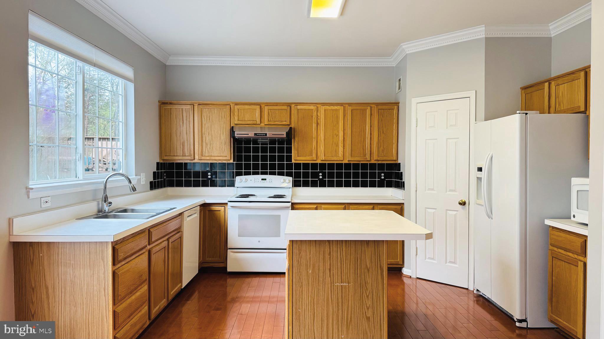 ASHBURN FARM - Residential Lease