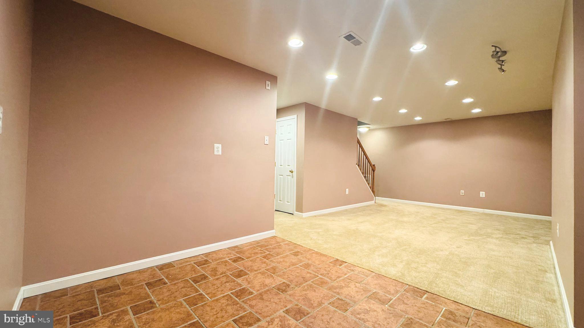 ASHBURN FARM - Residential Lease