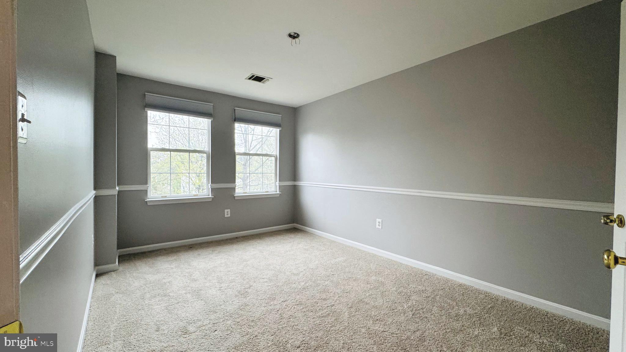 ASHBURN FARM - Residential Lease