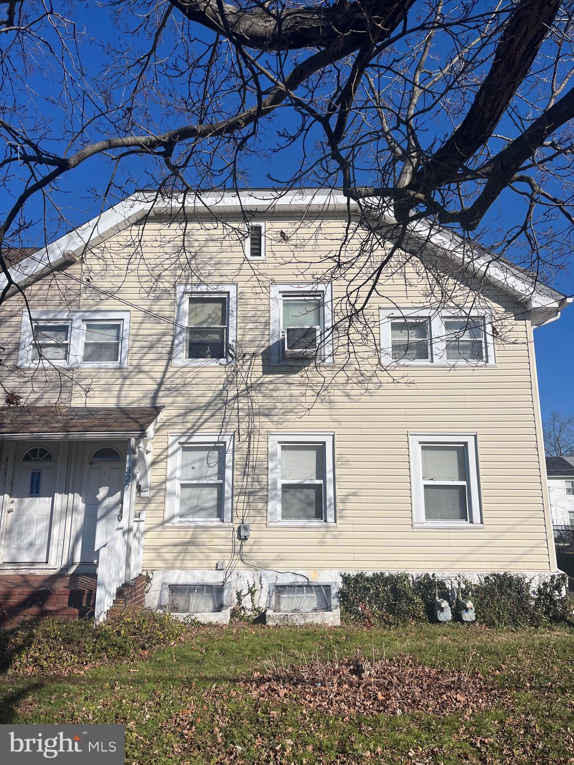 A wonderful opportunity to own a multi family investment in Harriman in  Historic Bristol Borough
This duplex boasts 2,  two bedroom units both with Dens. Gas heat, 2  seperate heaters . It is an end unit in Good condition.The 2nd floor has a one year lease at $1,500.00 a month. These are lonv term tenants.
The downstais which has the advantage of an additional room in the basement used for music and video's also has use of the off street parking garnering more rent.
That unit will be empty at closing.
Owner s alicensed Real Estate Agent practicing in Pennsylvania