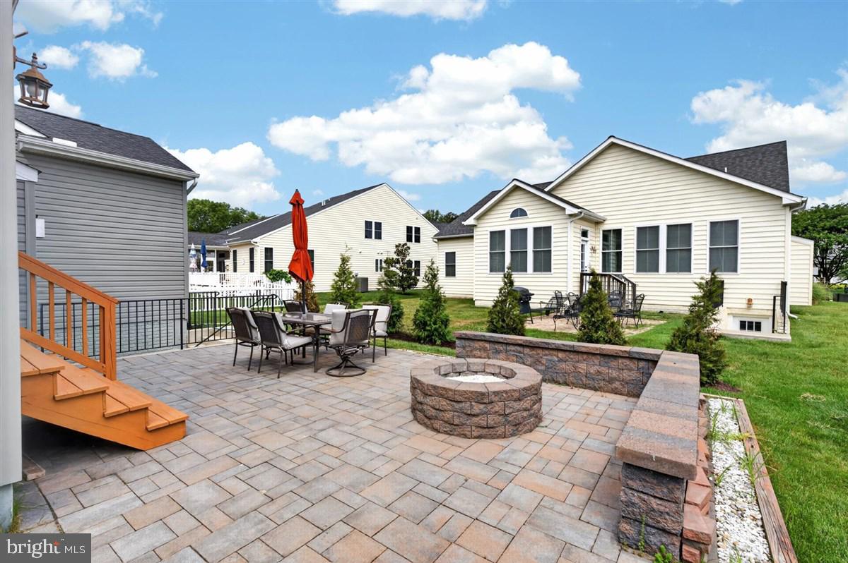 GRANDE AT CANAL POINTE - Residential