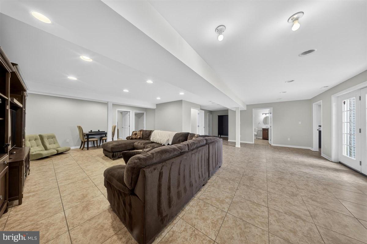 GRANDE AT CANAL POINTE - Residential
