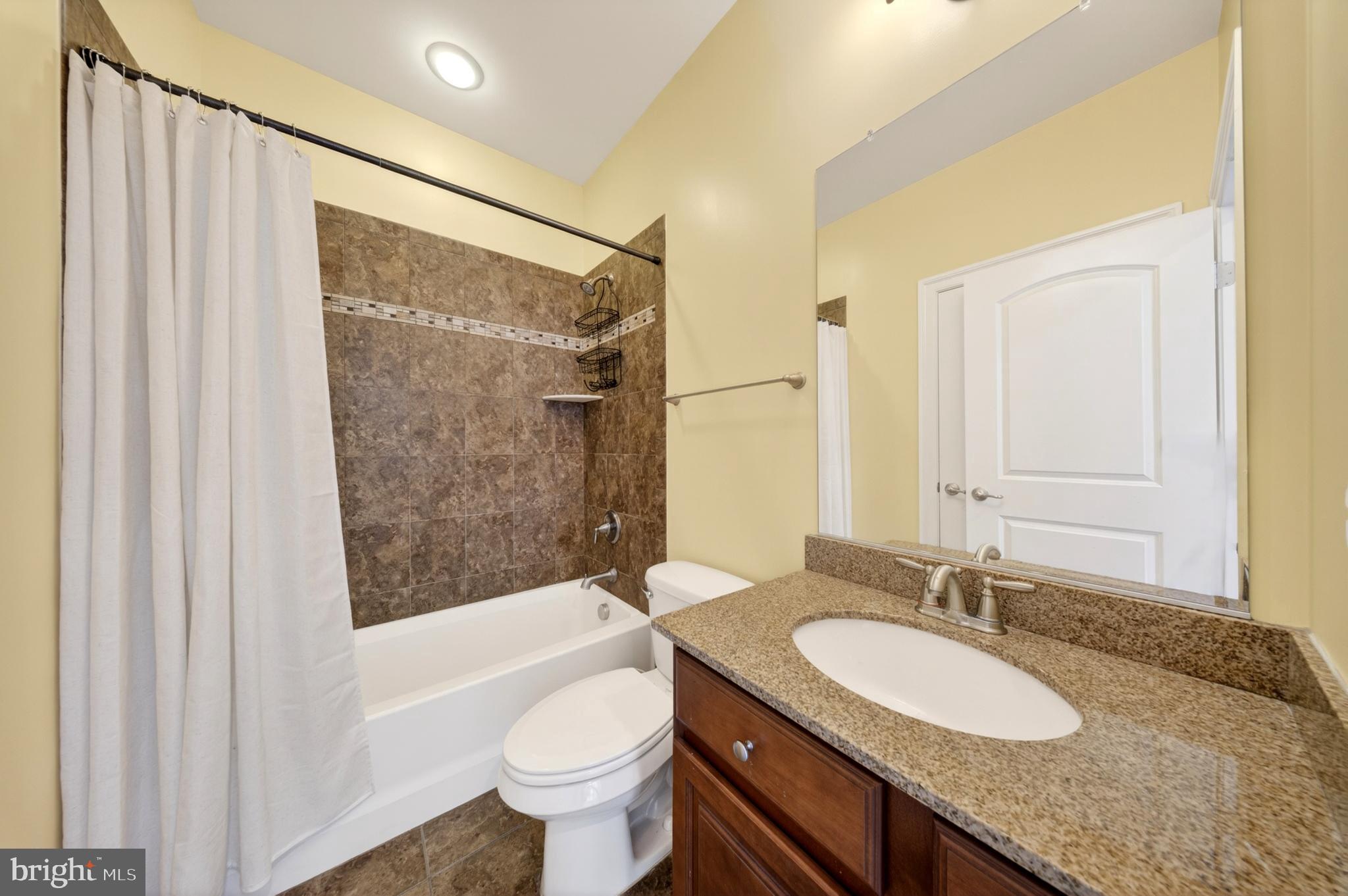 GRANDE AT CANAL POINTE - Residential
