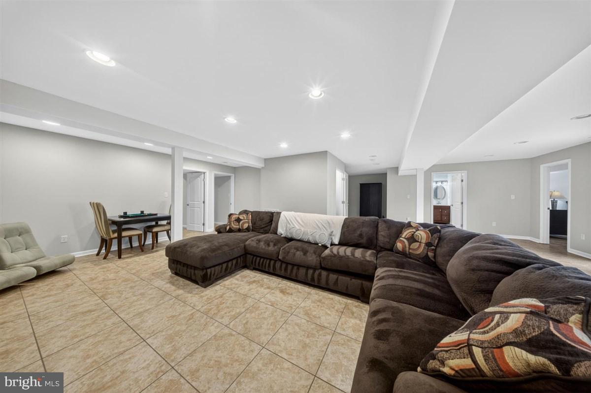 GRANDE AT CANAL POINTE - Residential