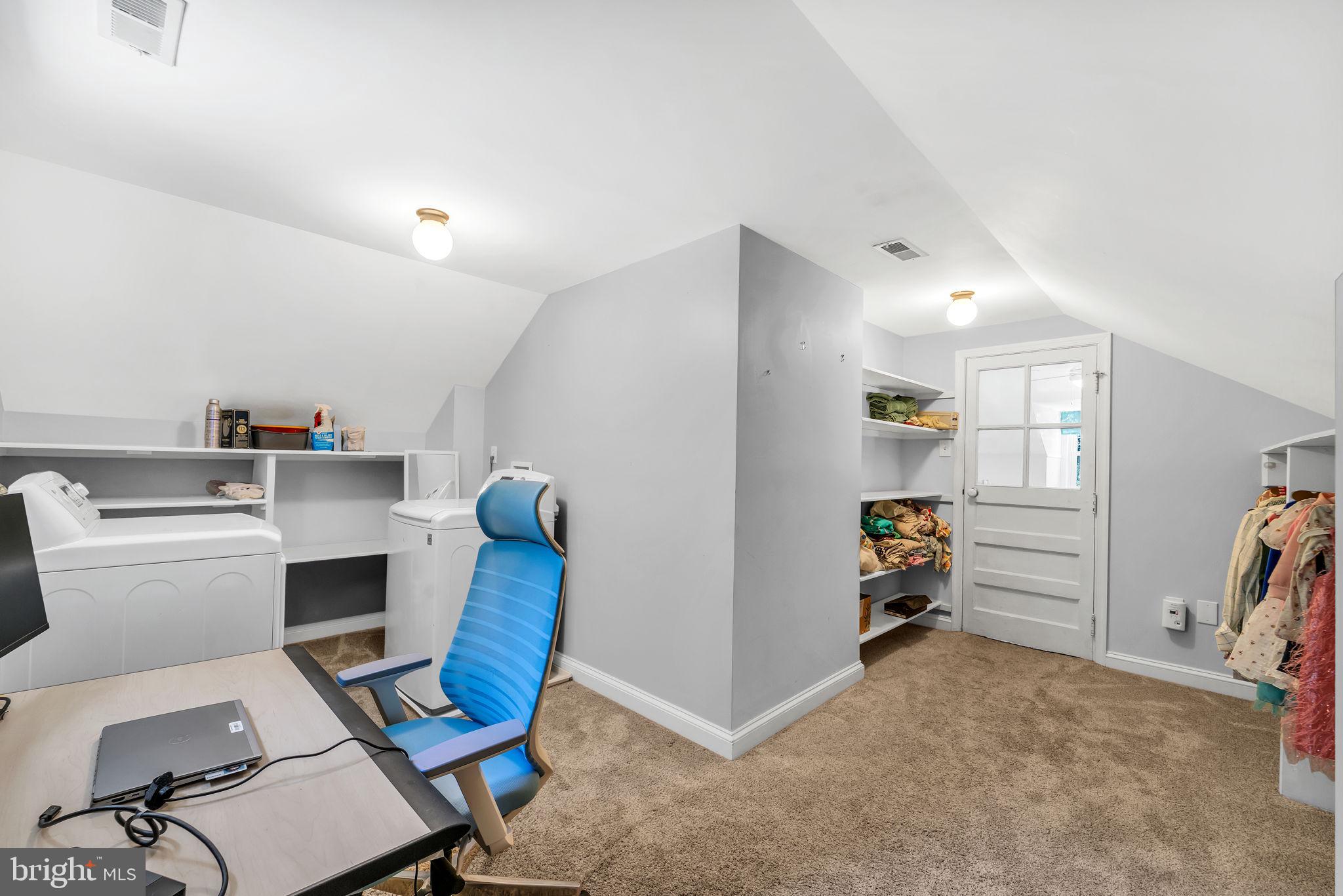 KENSINGTON - Residential
