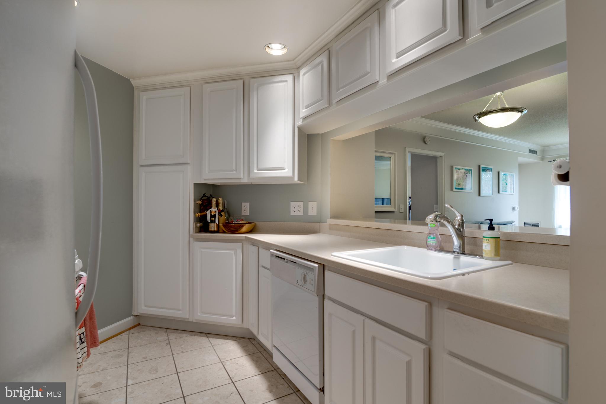 VIRGINIA SQUARE - Residential Lease