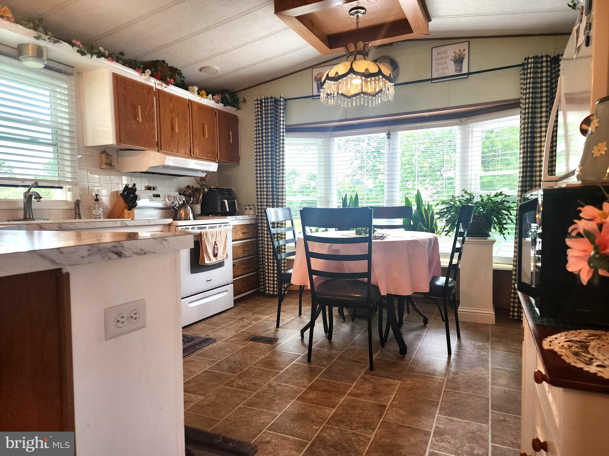 LINCOLN ESTATES PARK - Residential