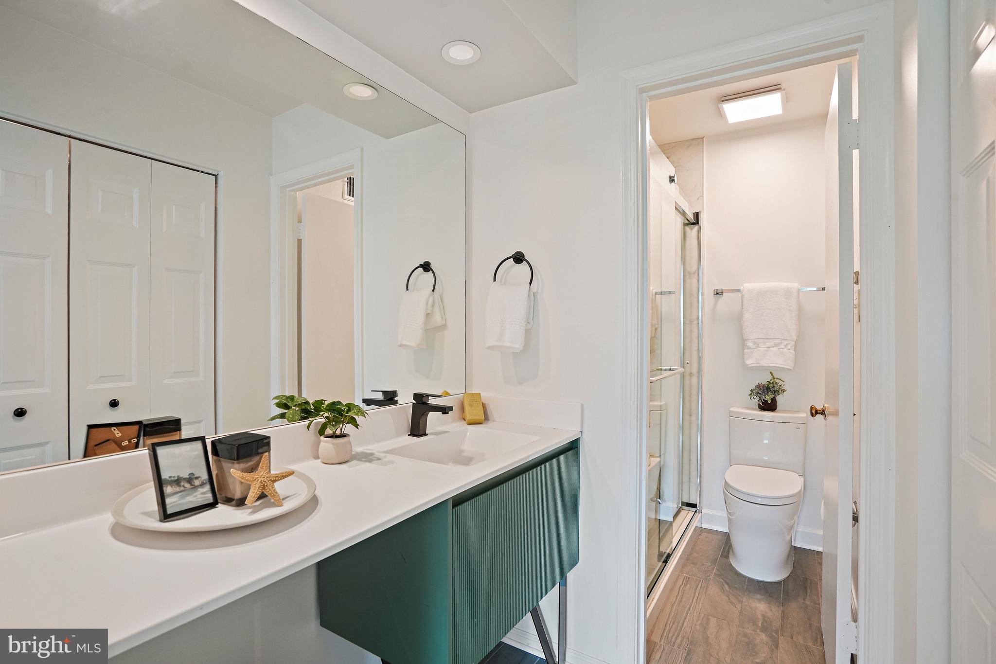 FAIRWAY ISLAND - Residential