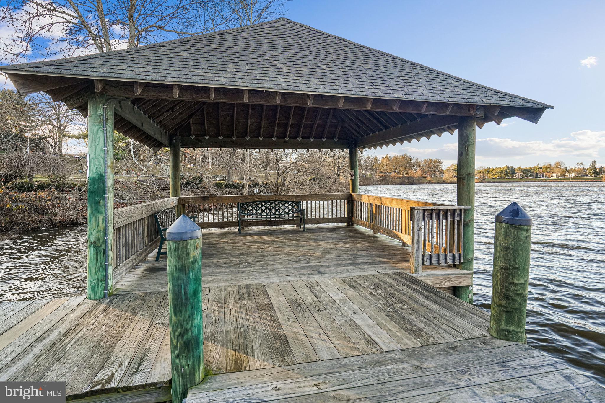 FAIRWAY ISLAND - Residential