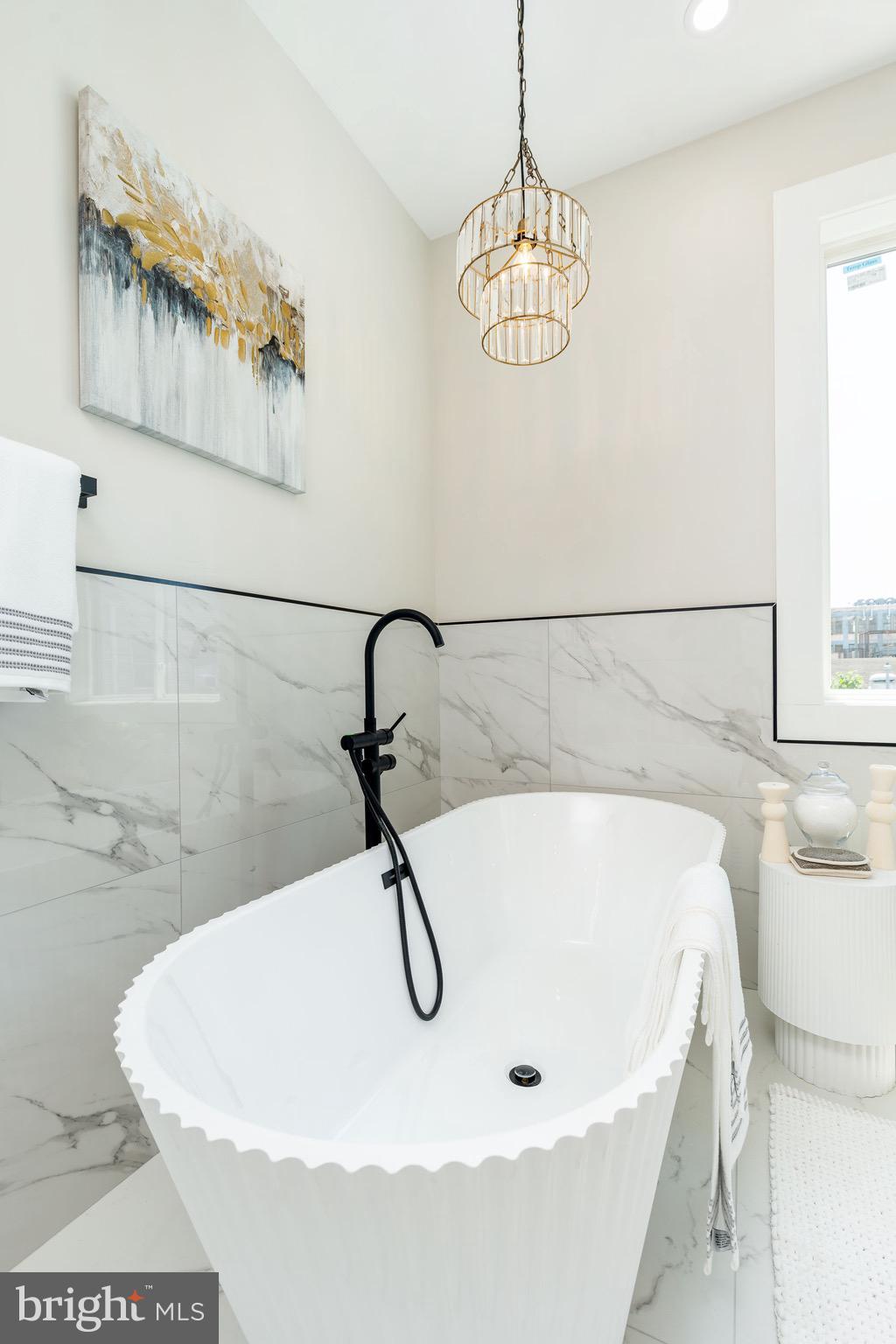 EAST KENSINGTON - Residential