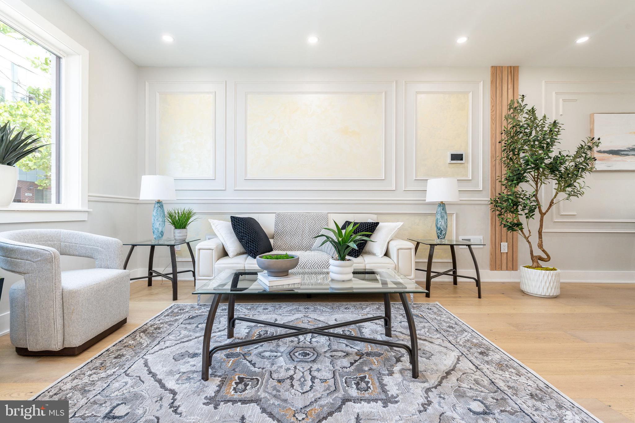 EAST KENSINGTON - Residential