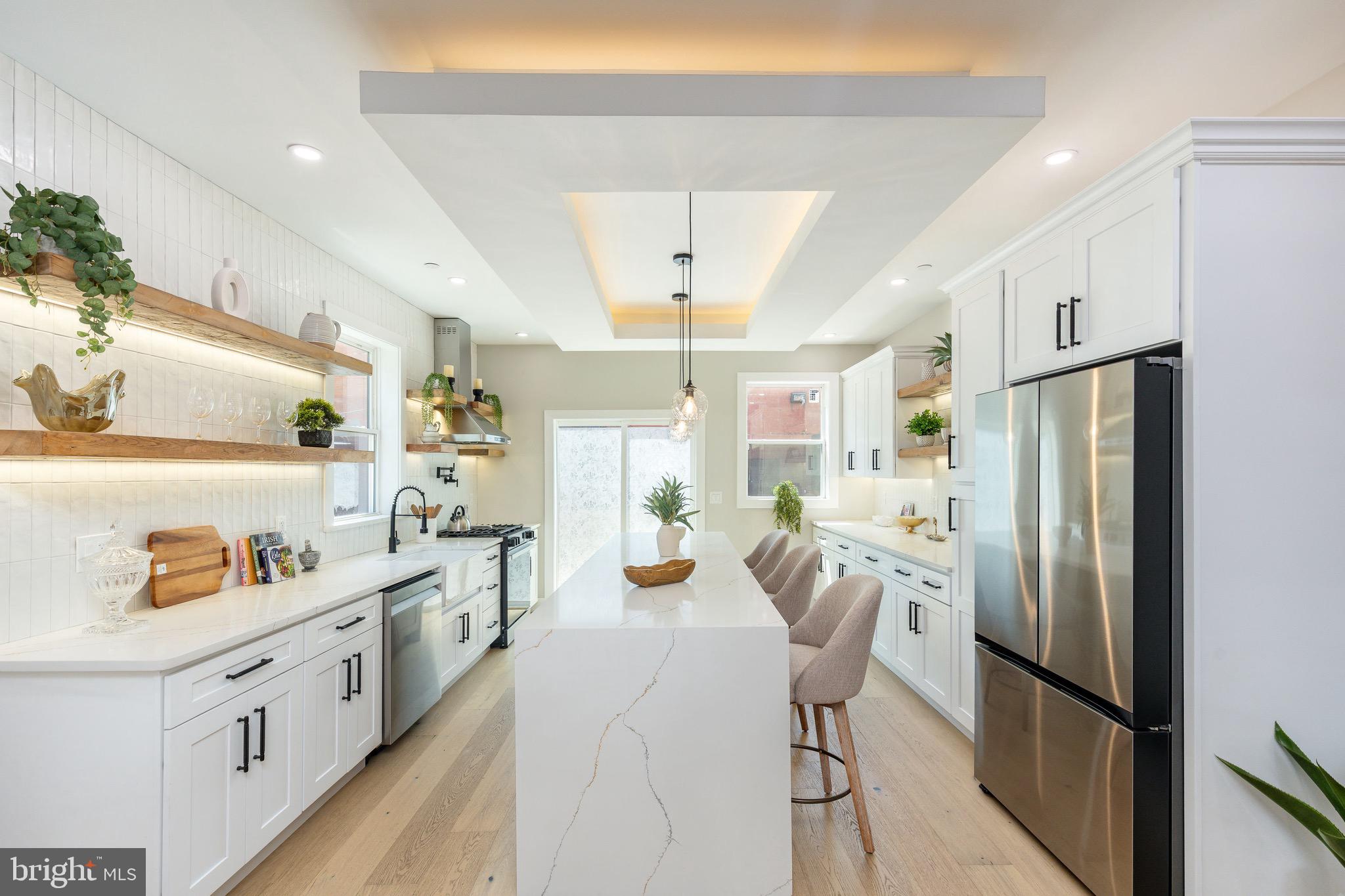EAST KENSINGTON - Residential