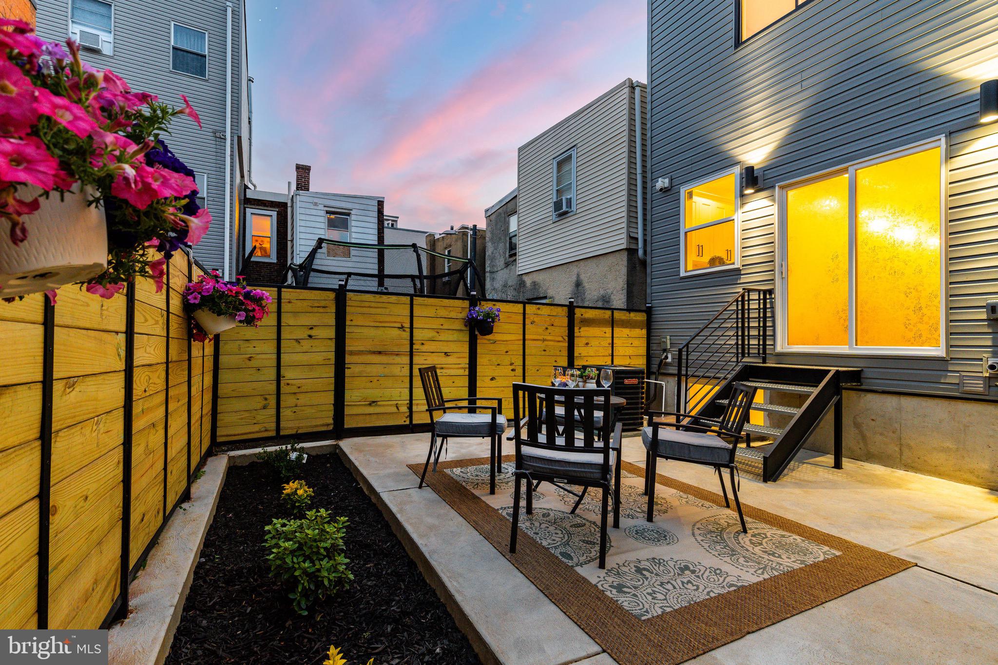 EAST KENSINGTON - Residential