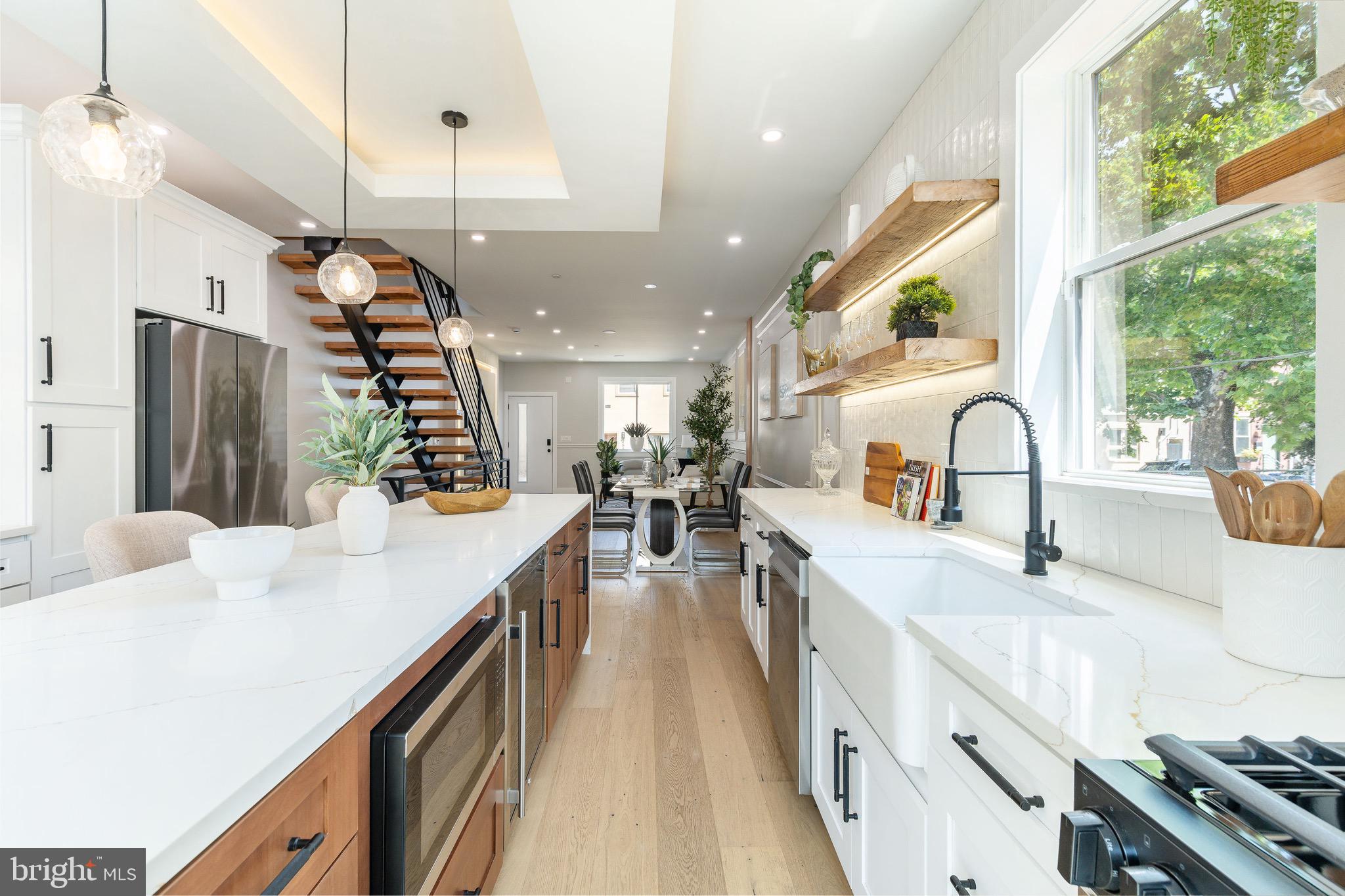 EAST KENSINGTON - Residential