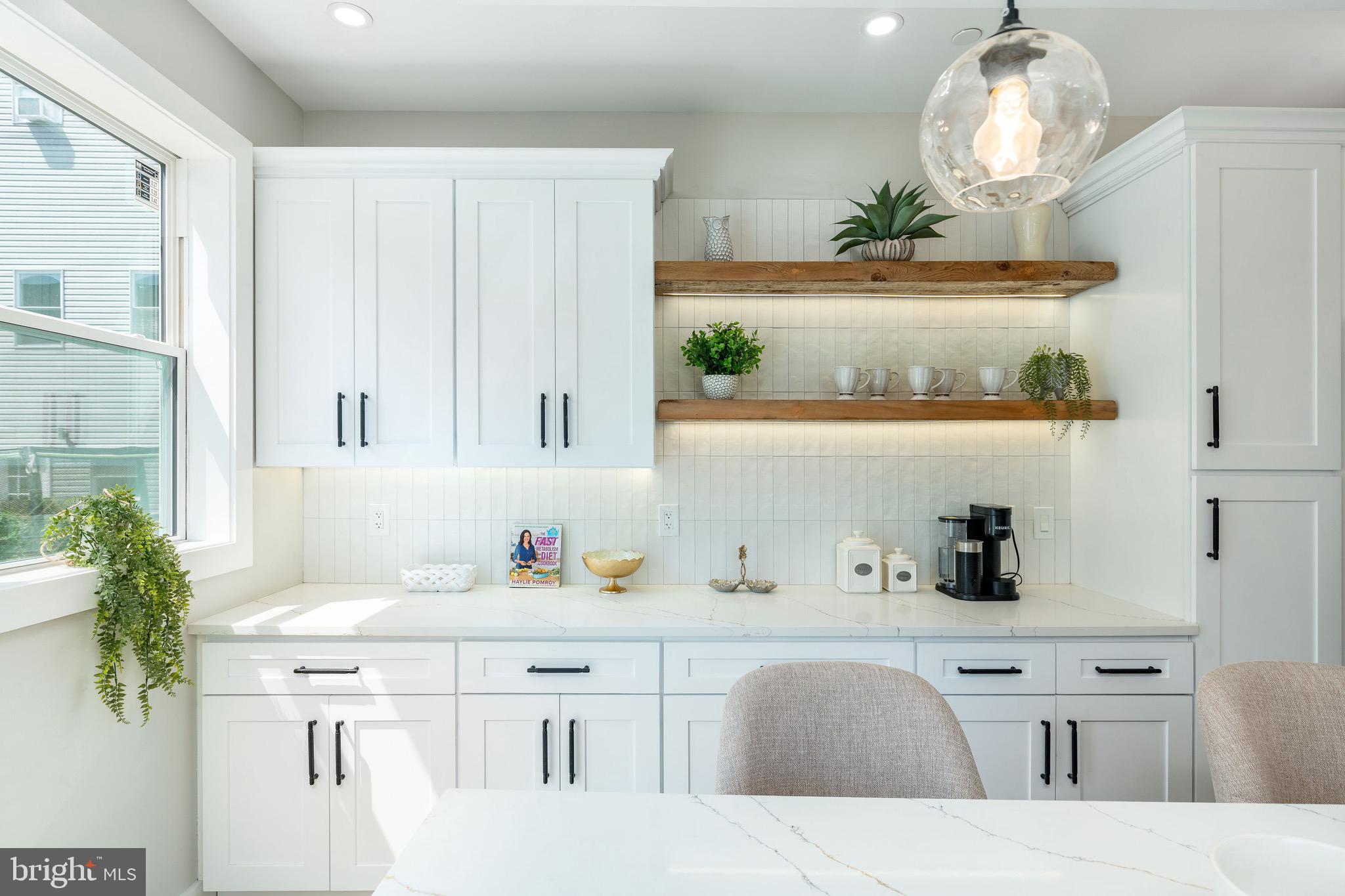 EAST KENSINGTON - Residential