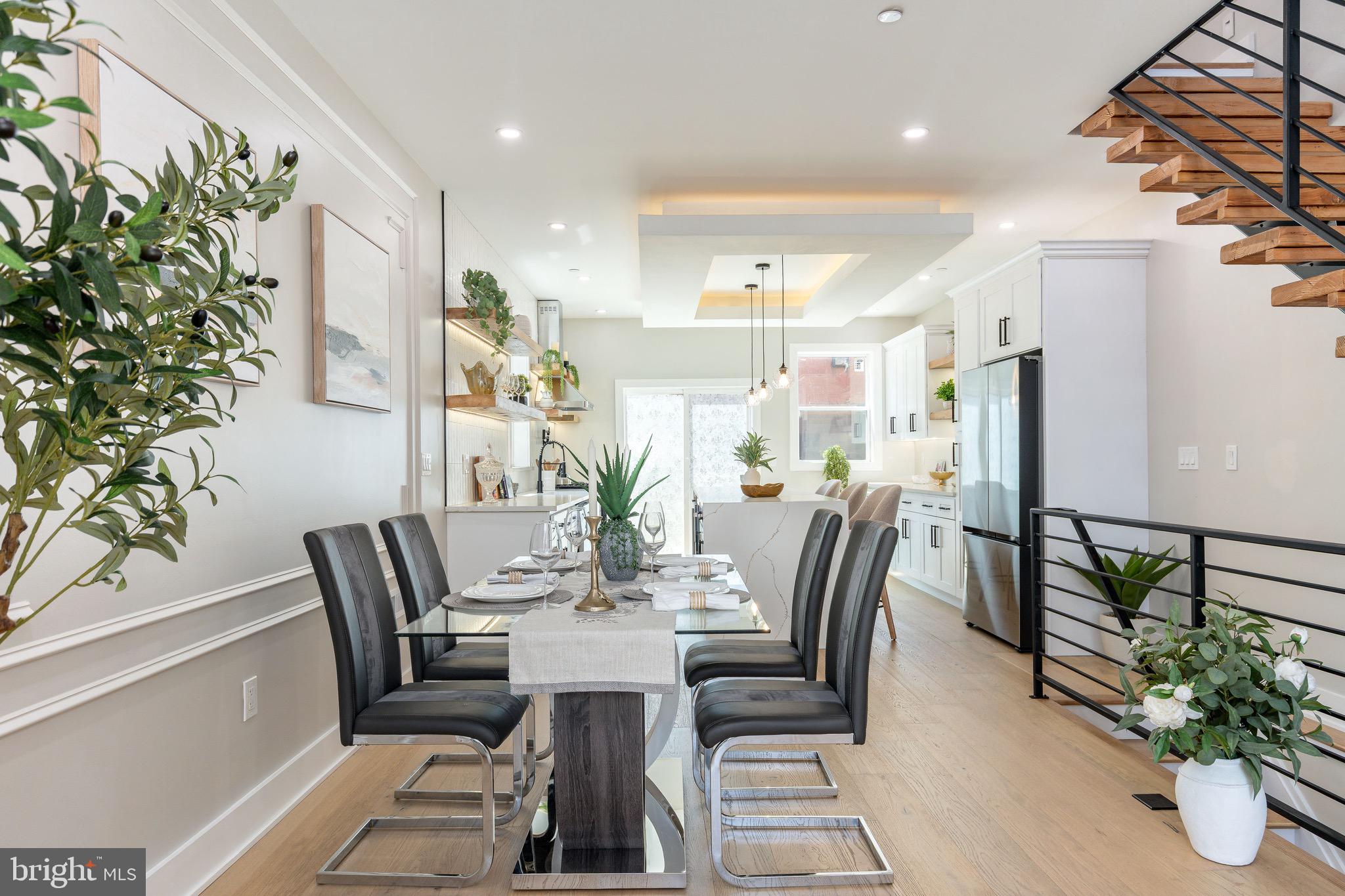 EAST KENSINGTON - Residential