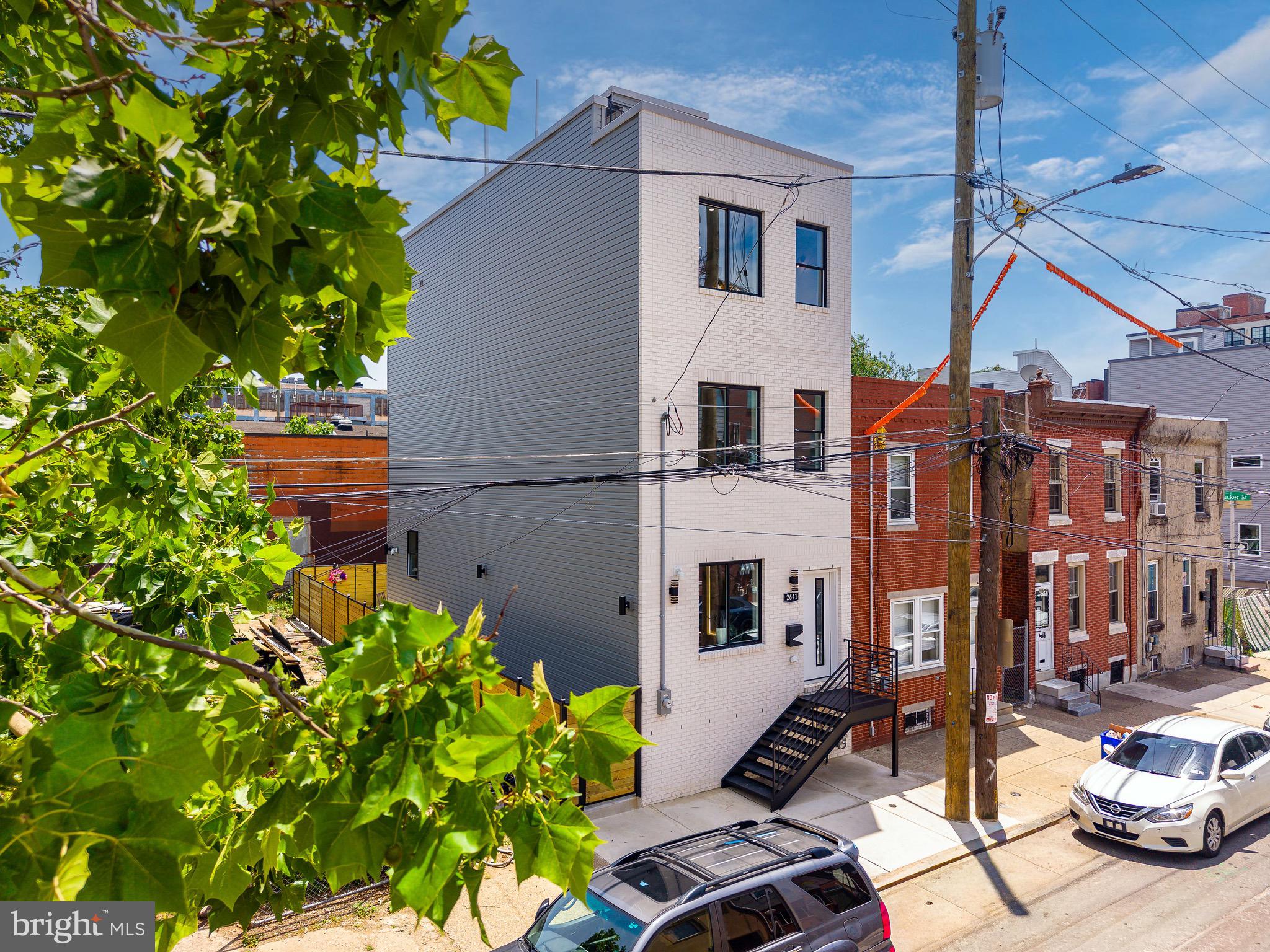EAST KENSINGTON - Residential