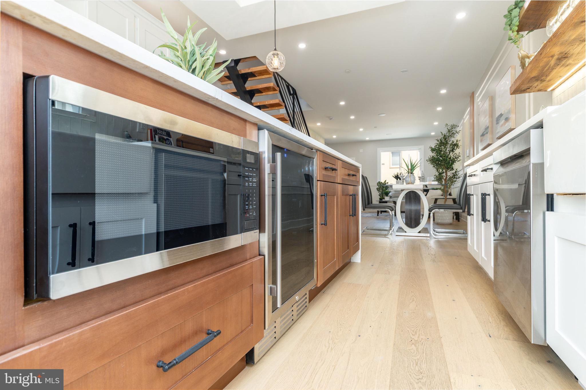 EAST KENSINGTON - Residential