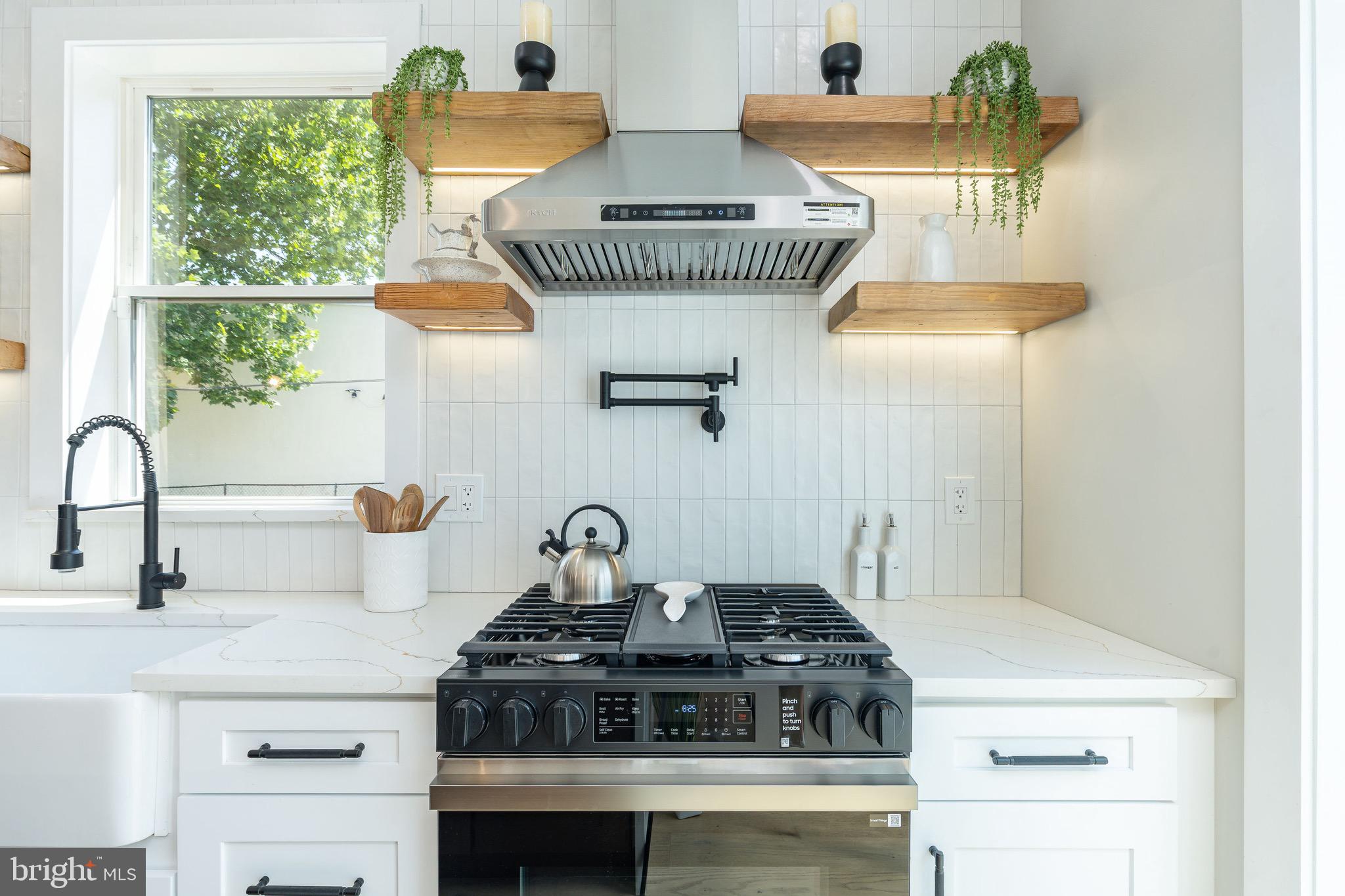 EAST KENSINGTON - Residential