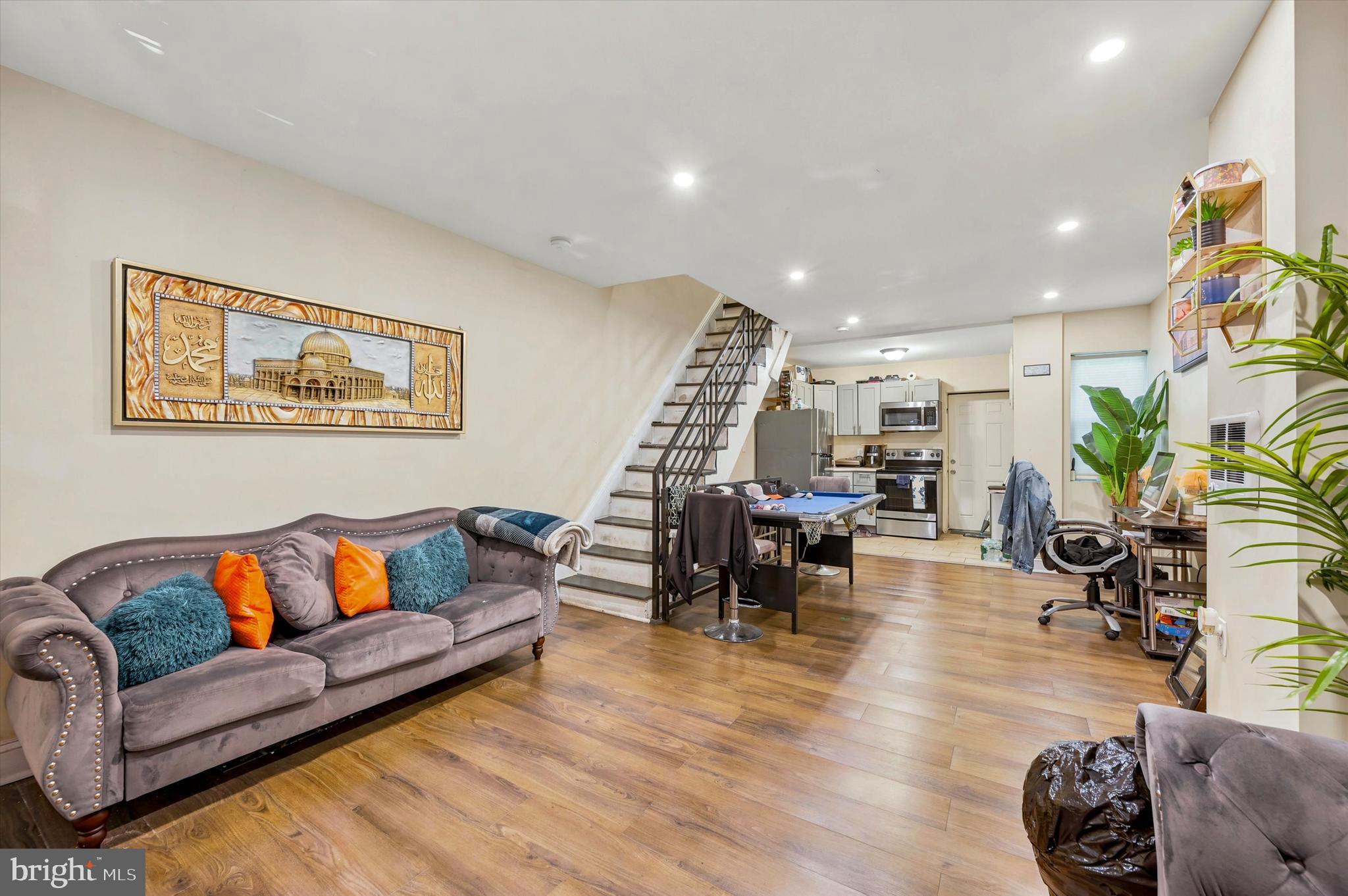 STRAWBERRY MANSION - Residential