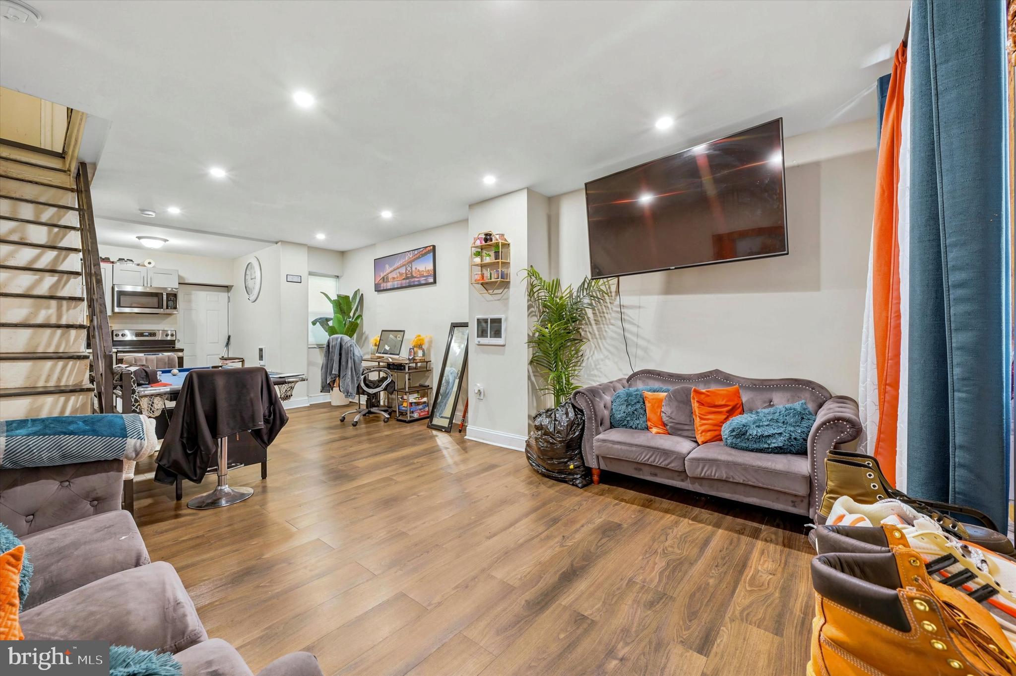 STRAWBERRY MANSION - Residential