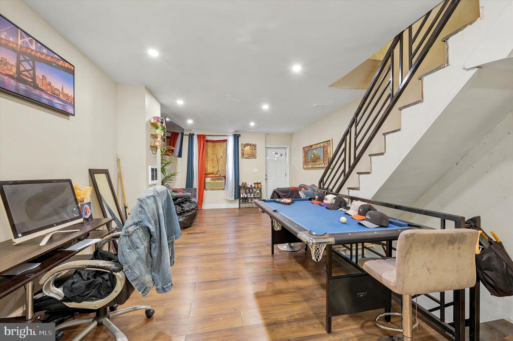 STRAWBERRY MANSION - Residential